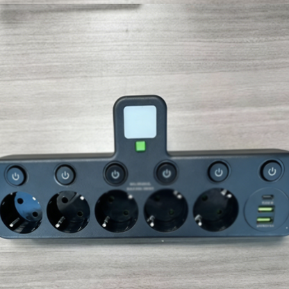 🔌 Adaptateur Prise EU 4-en-1 avec Interrupteurs Indépendants & Veilleuse Intégrée
