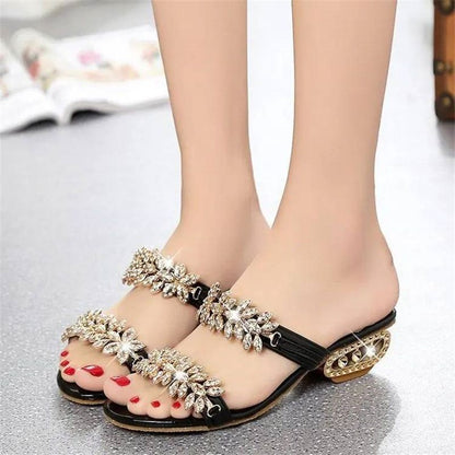 📢⏰ DERNIER JOUR 57% ! Sandales Femme à Strass – Talon Plat 4cm, Ornements Métalliques, Tige PU, Confort & Éclat pour l'Été & le Quotidien 👡